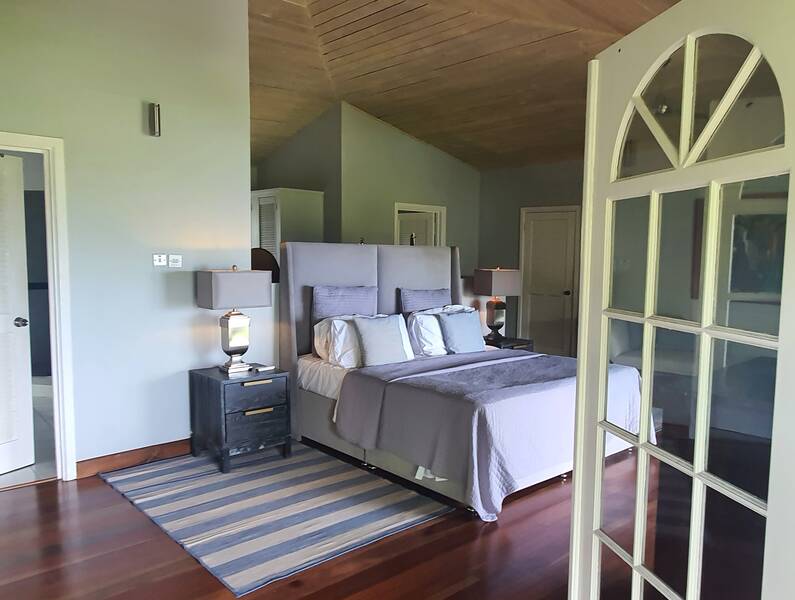 The Eye of Marigot, Marigot Bay 9