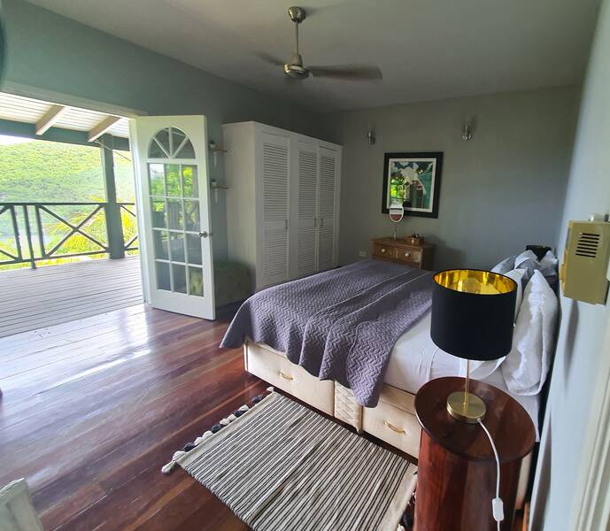 The Eye of Marigot, Marigot Bay 16