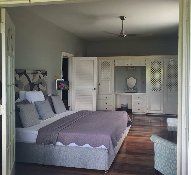 The Eye of Marigot, Marigot Bay 18